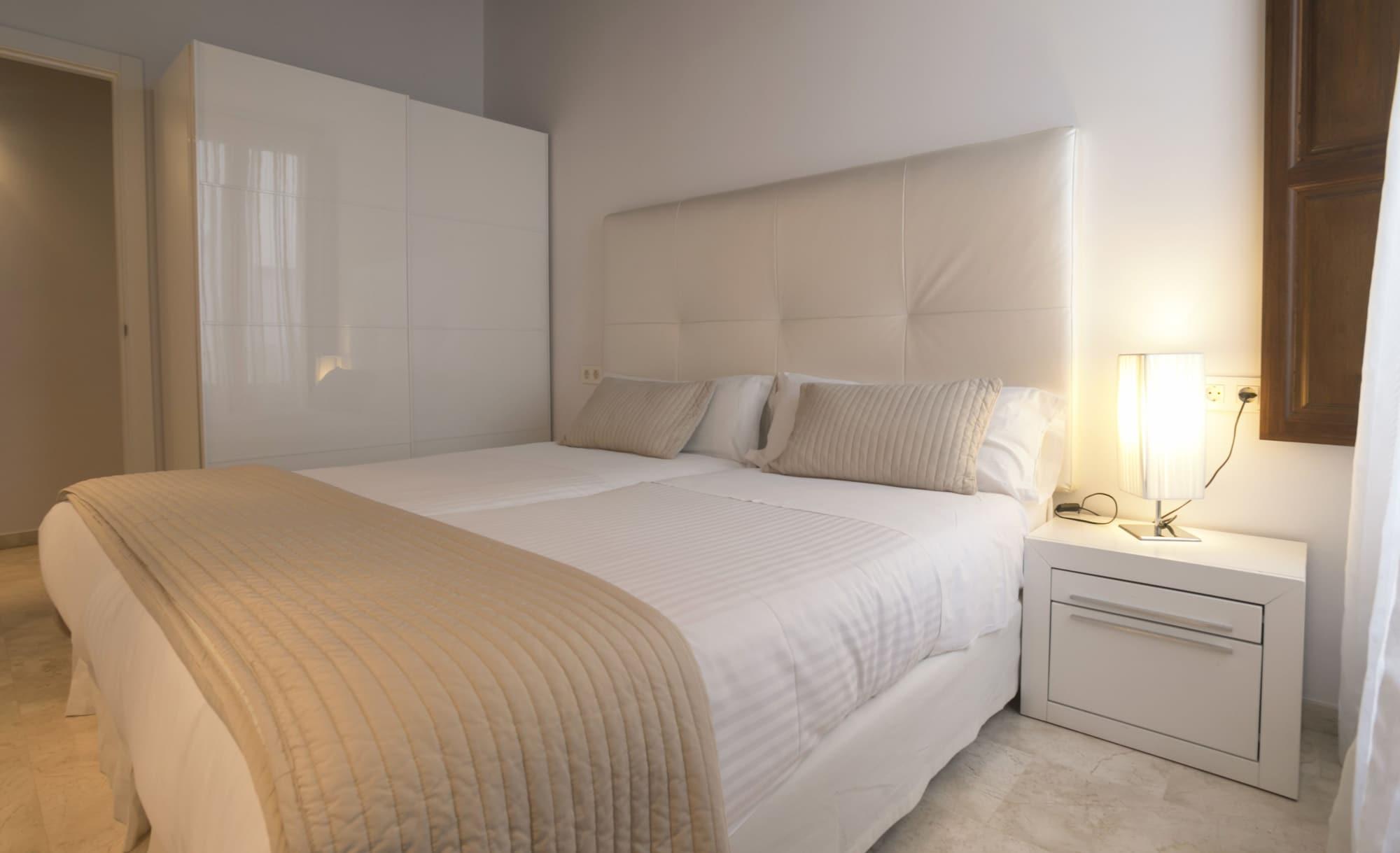 Elvira Aparthotel