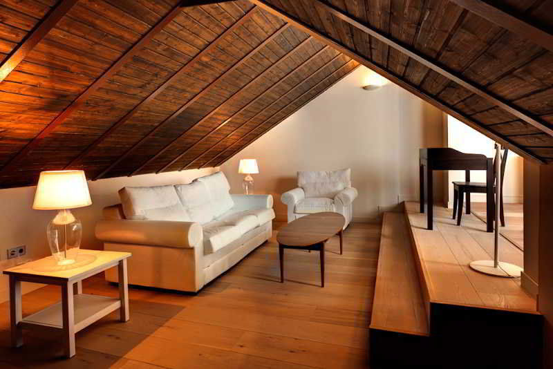 Elvira Aparthotel Granada