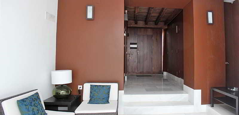 Elvira Aparthotel