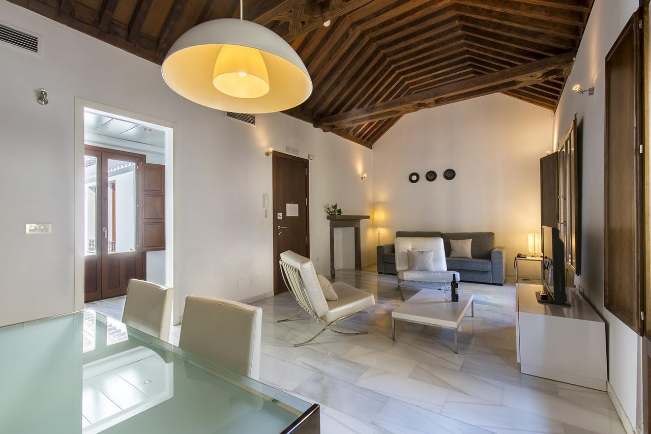 Elvira Aparthotel