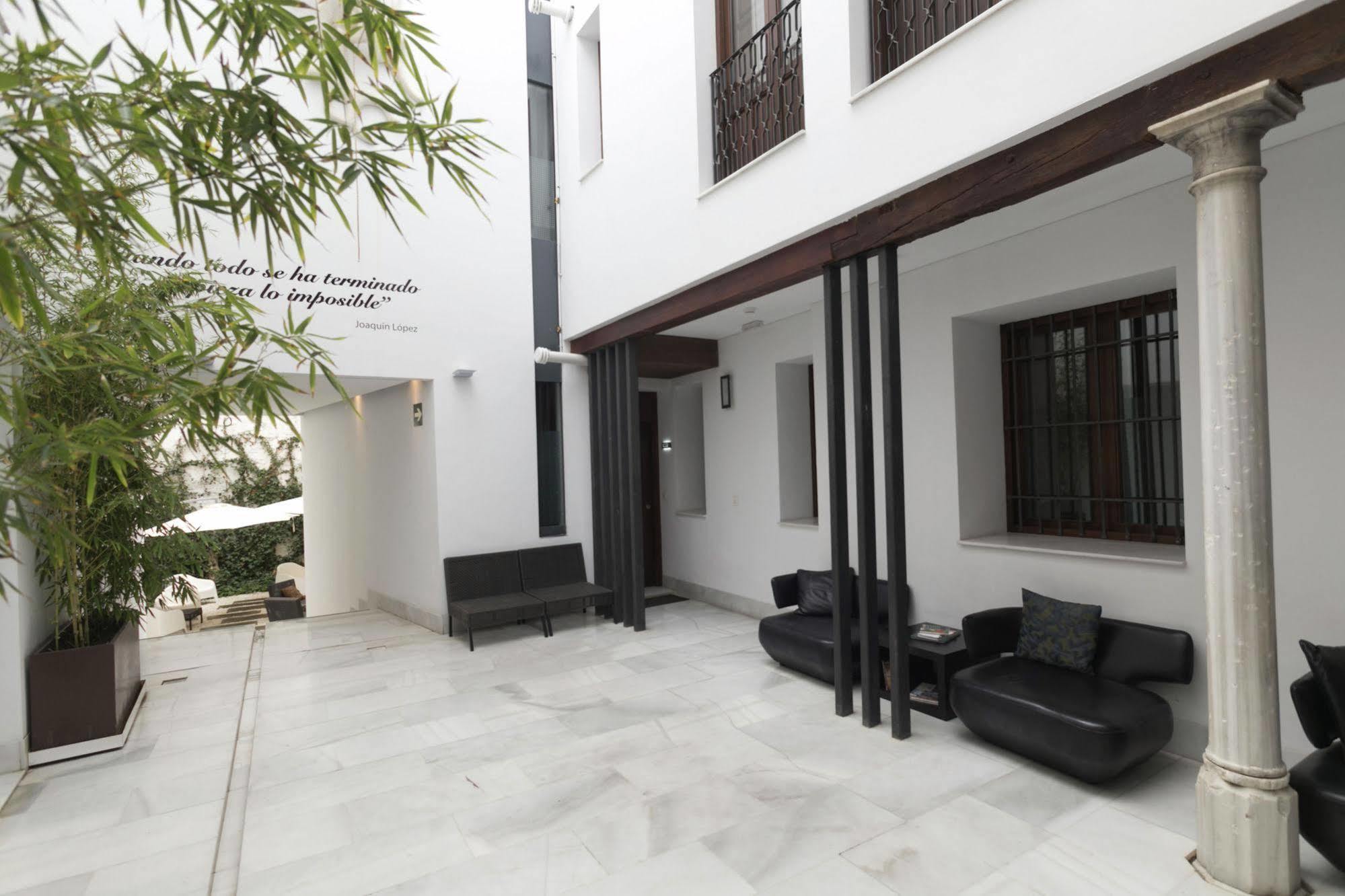 Elvira Aparthotel Granada