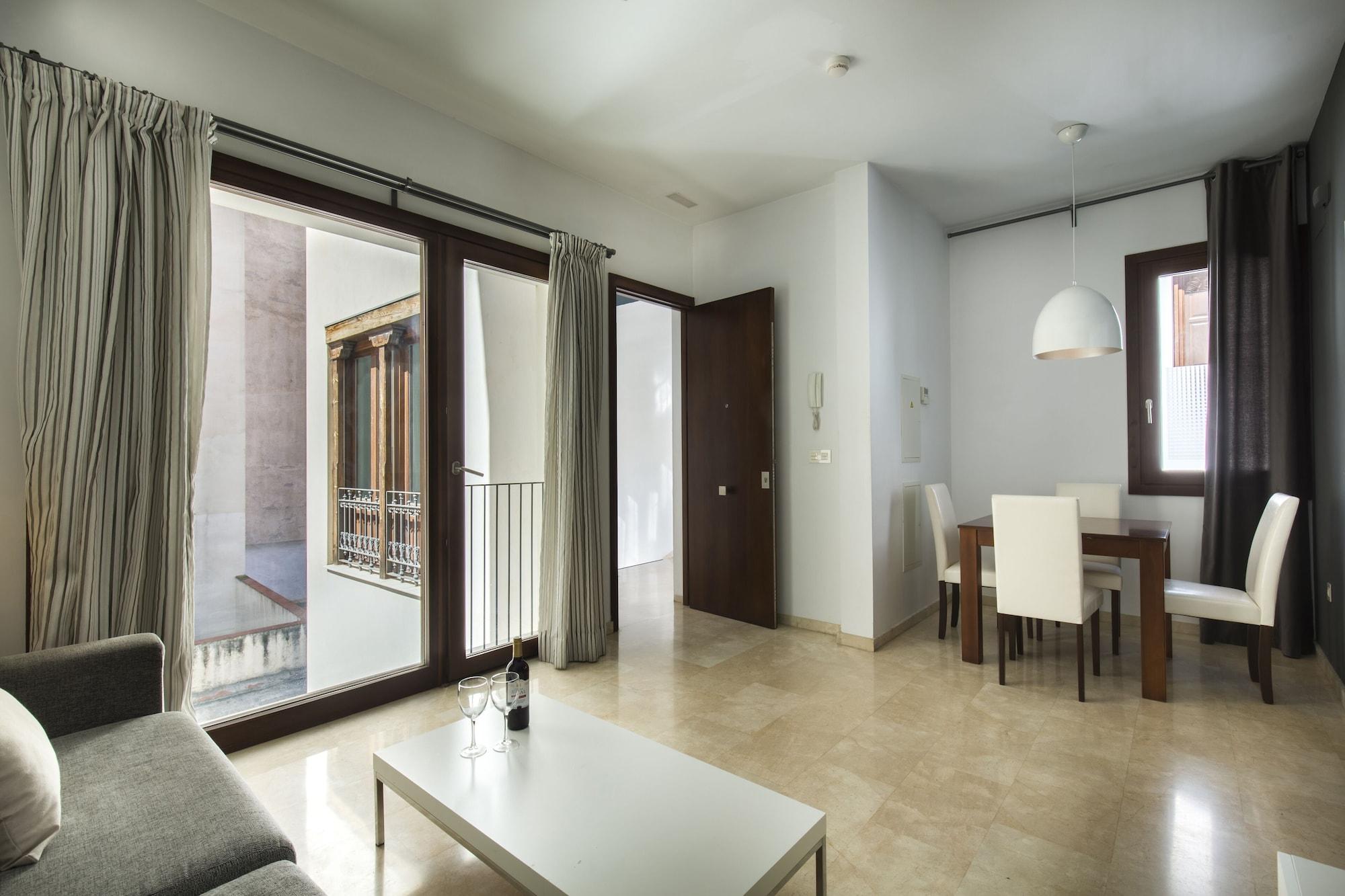 Elvira Apartahotel 3*