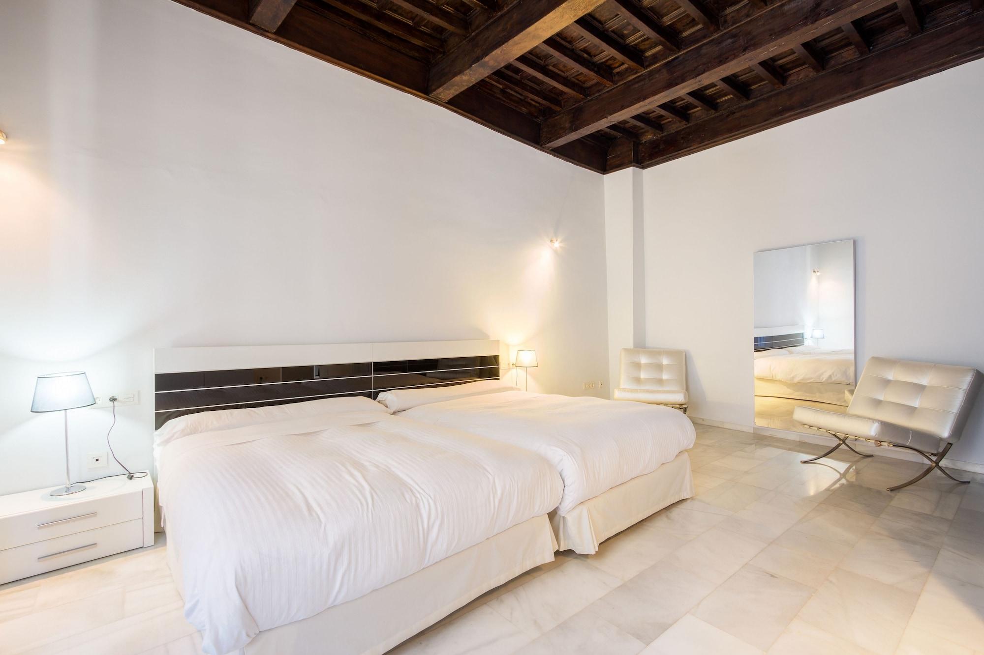Elvira Apartahotel