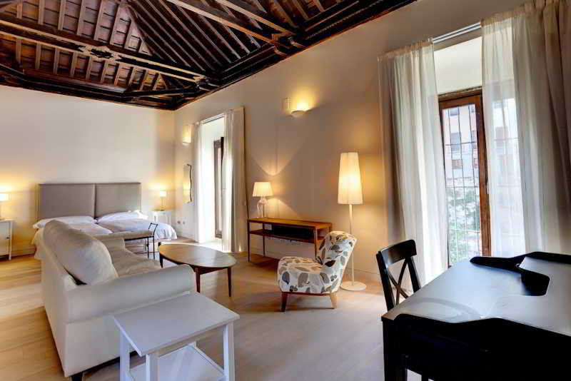 Aparthotel Elvira 3*